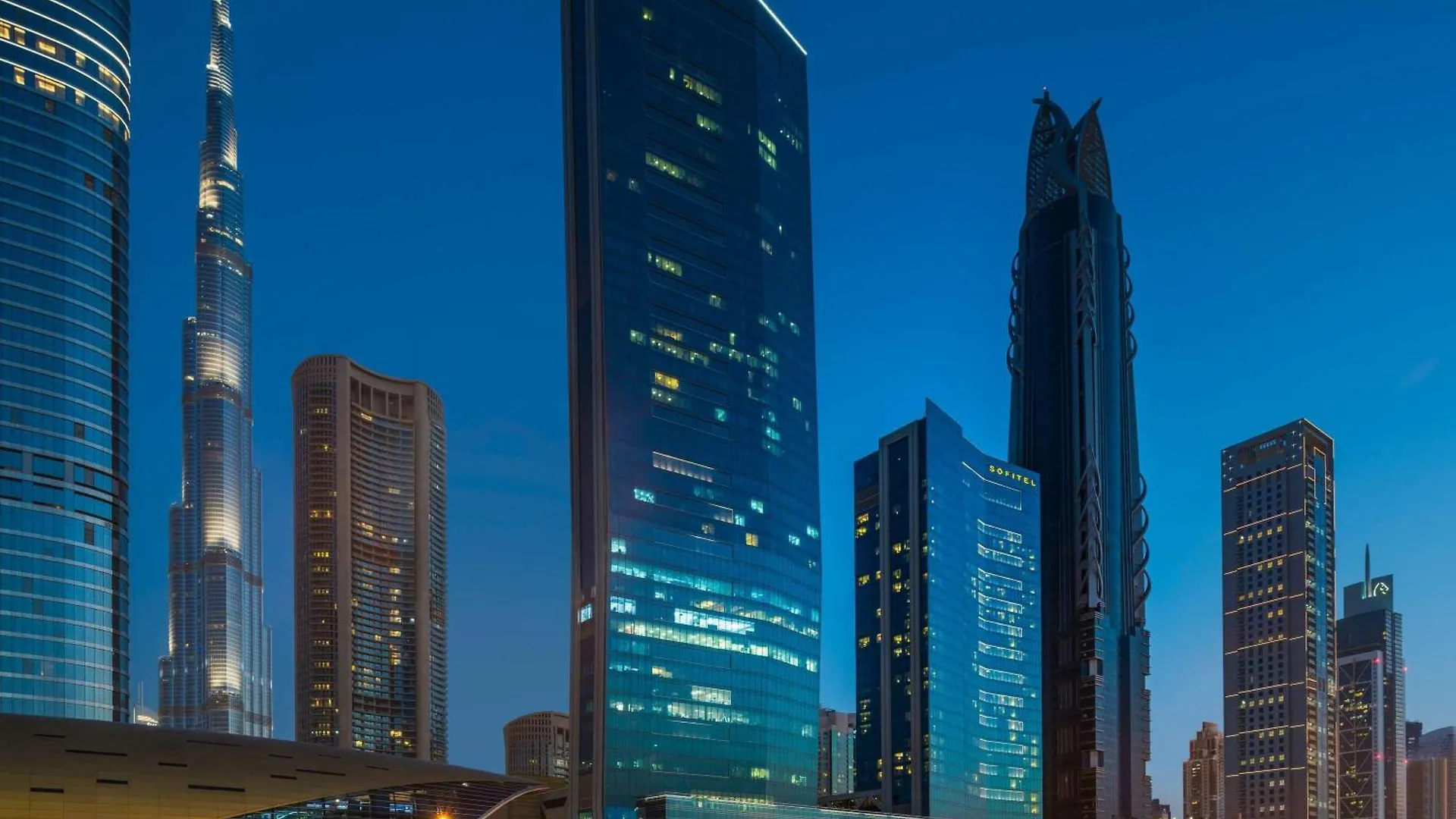 Отель Sofitel Dubai Downtown