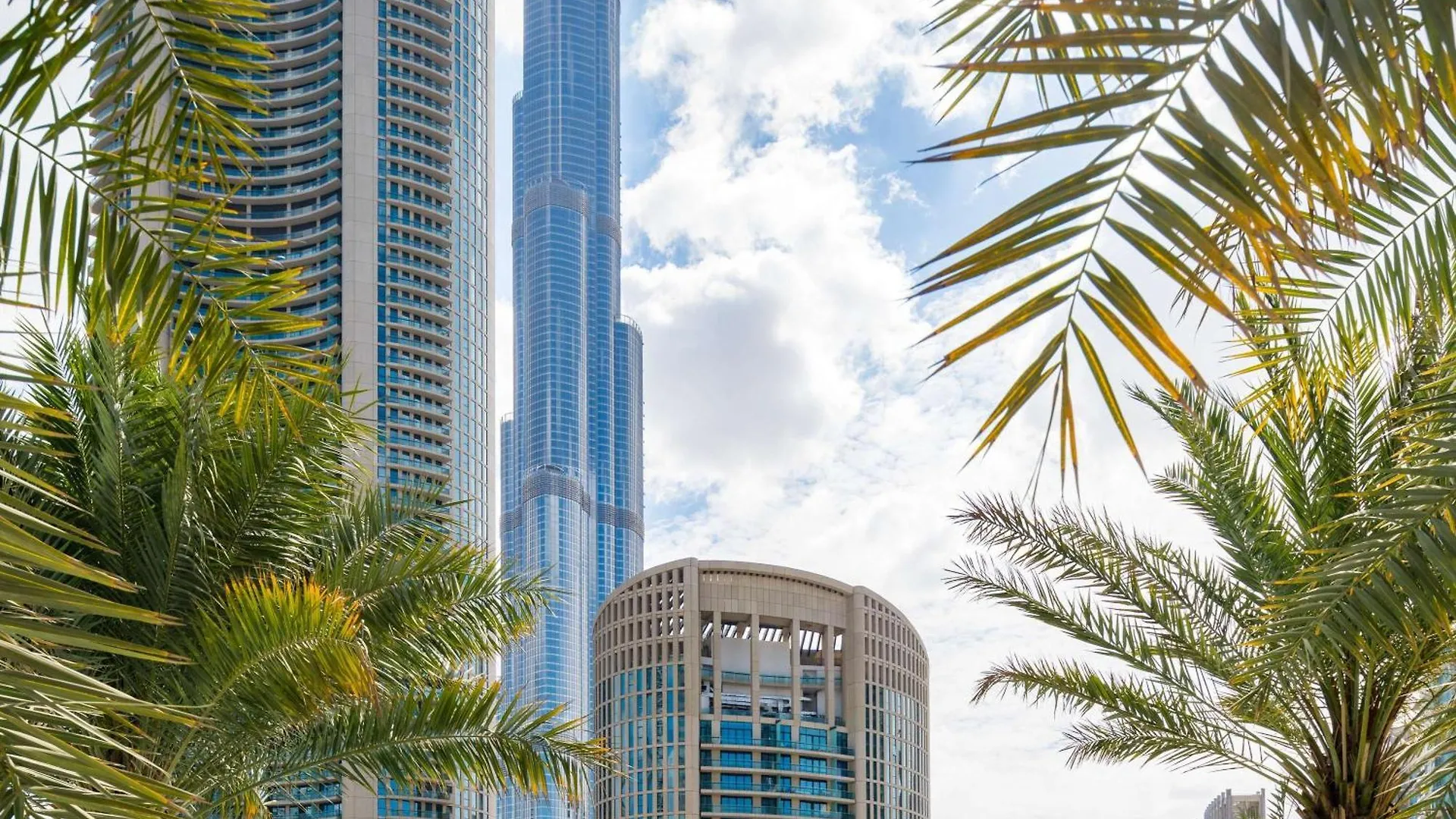 Отель Sofitel Dubai Downtown